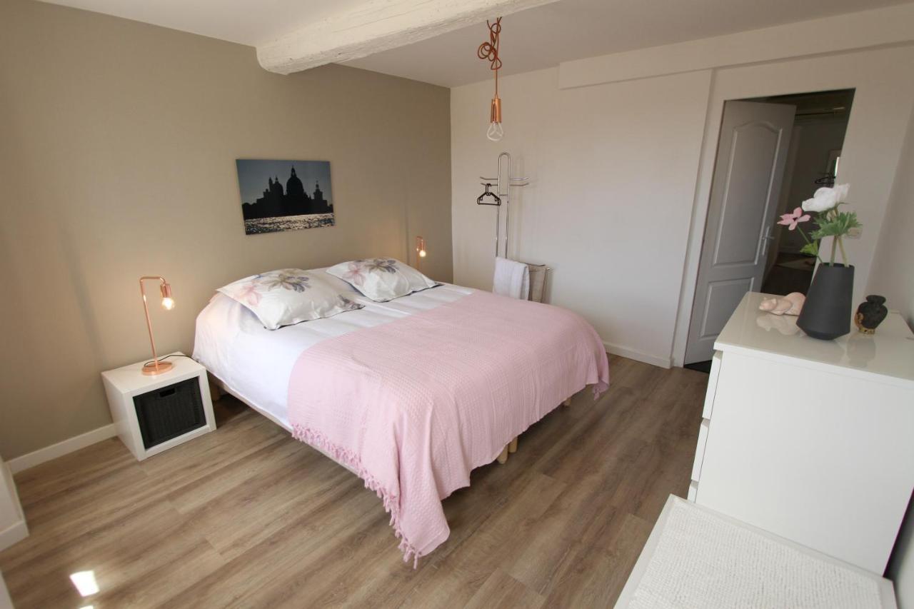 Maison Avec Piscine Et Jardin- 4 Chambres 8 Pers Cuers Esterno foto